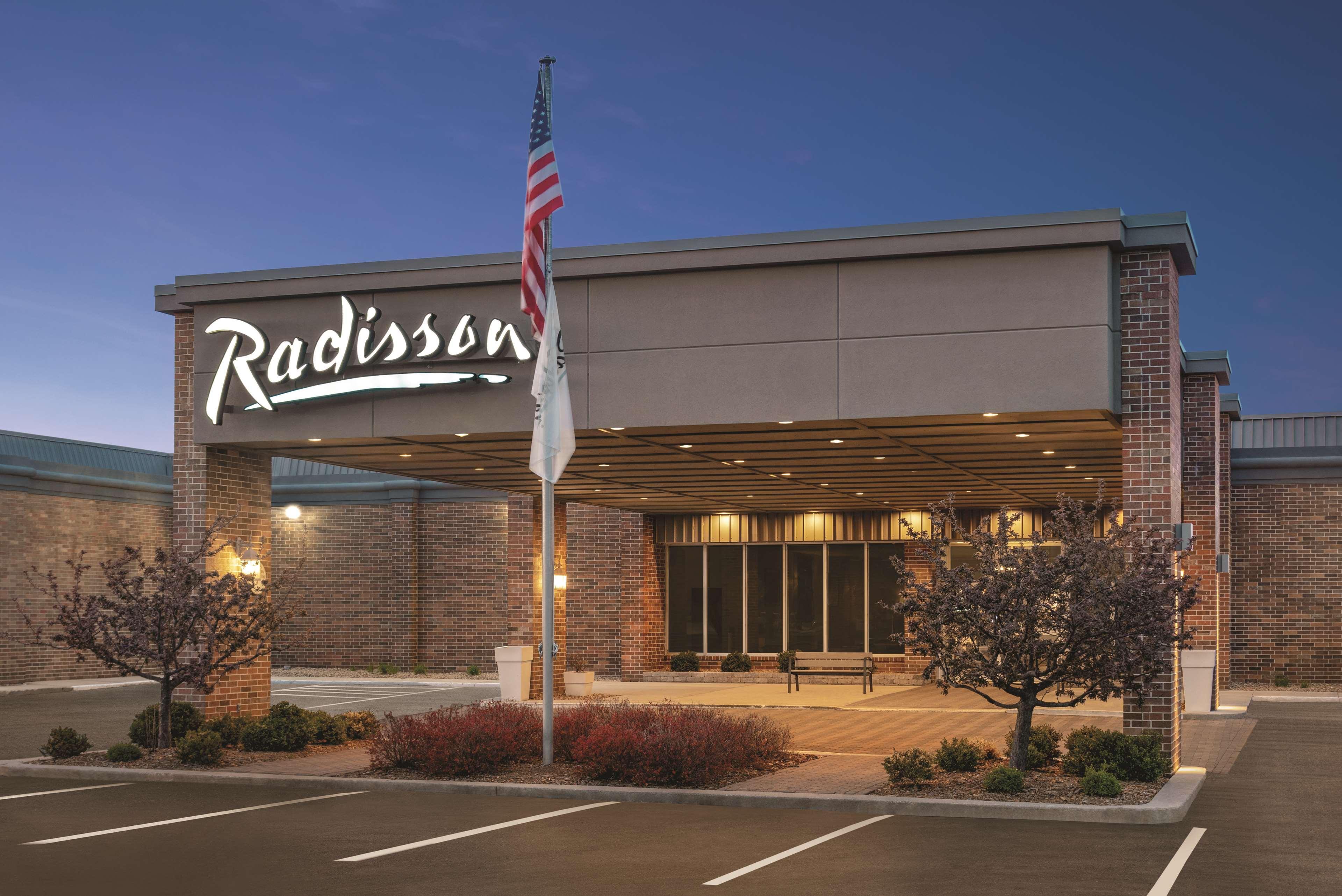 Radisson Hotel And Conference Center Fond Du Lac Esterno foto