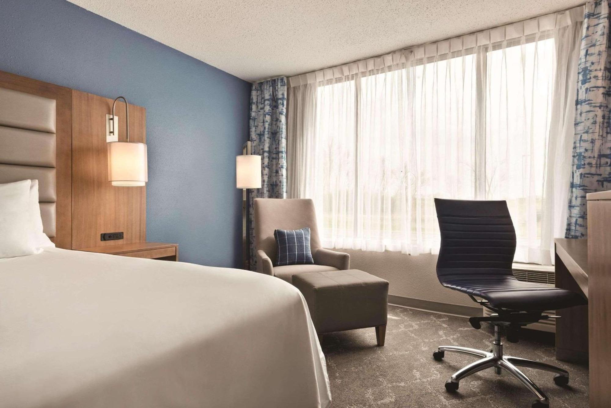 Radisson Hotel And Conference Center Fond Du Lac Esterno foto