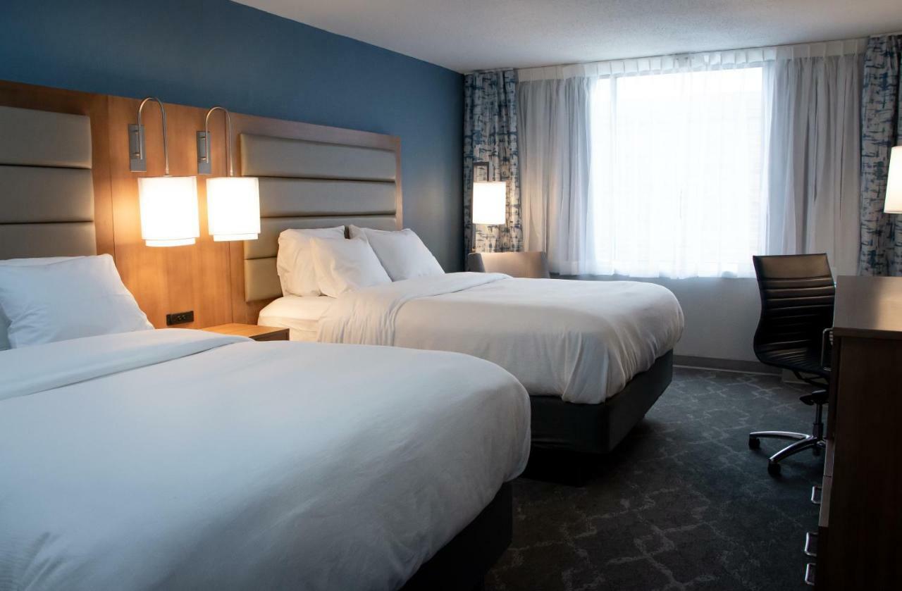 Radisson Hotel And Conference Center Fond Du Lac Esterno foto