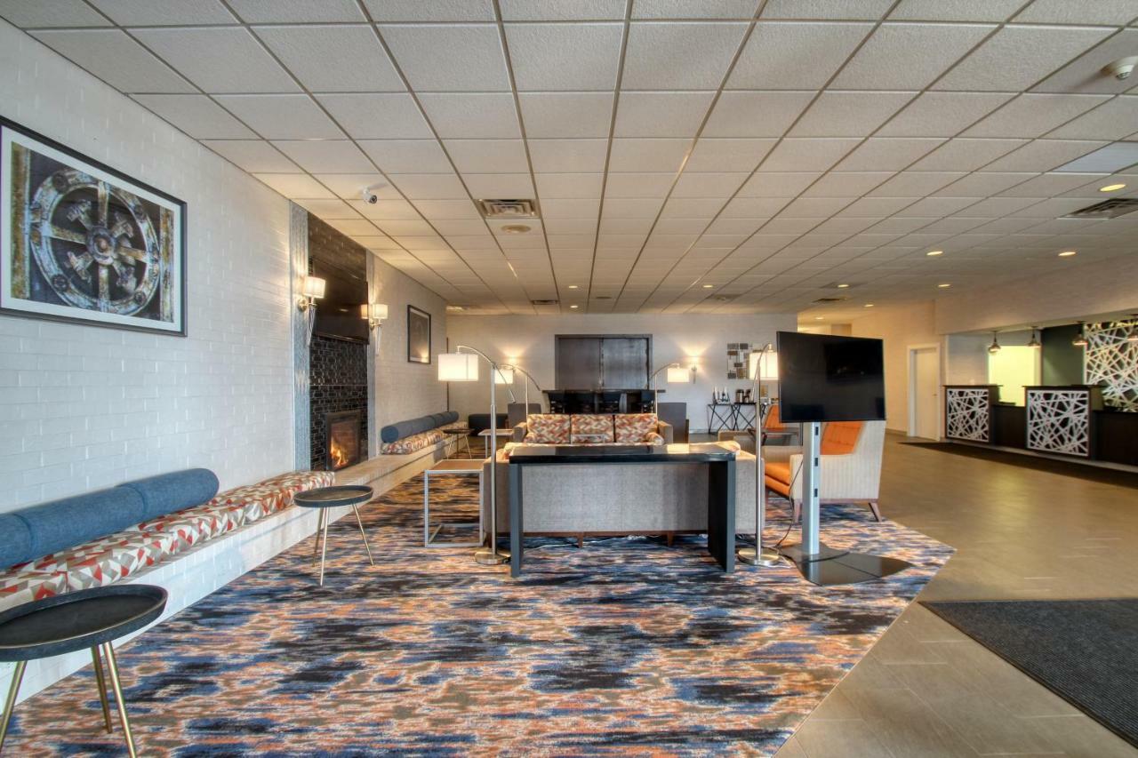 Radisson Hotel And Conference Center Fond Du Lac Esterno foto