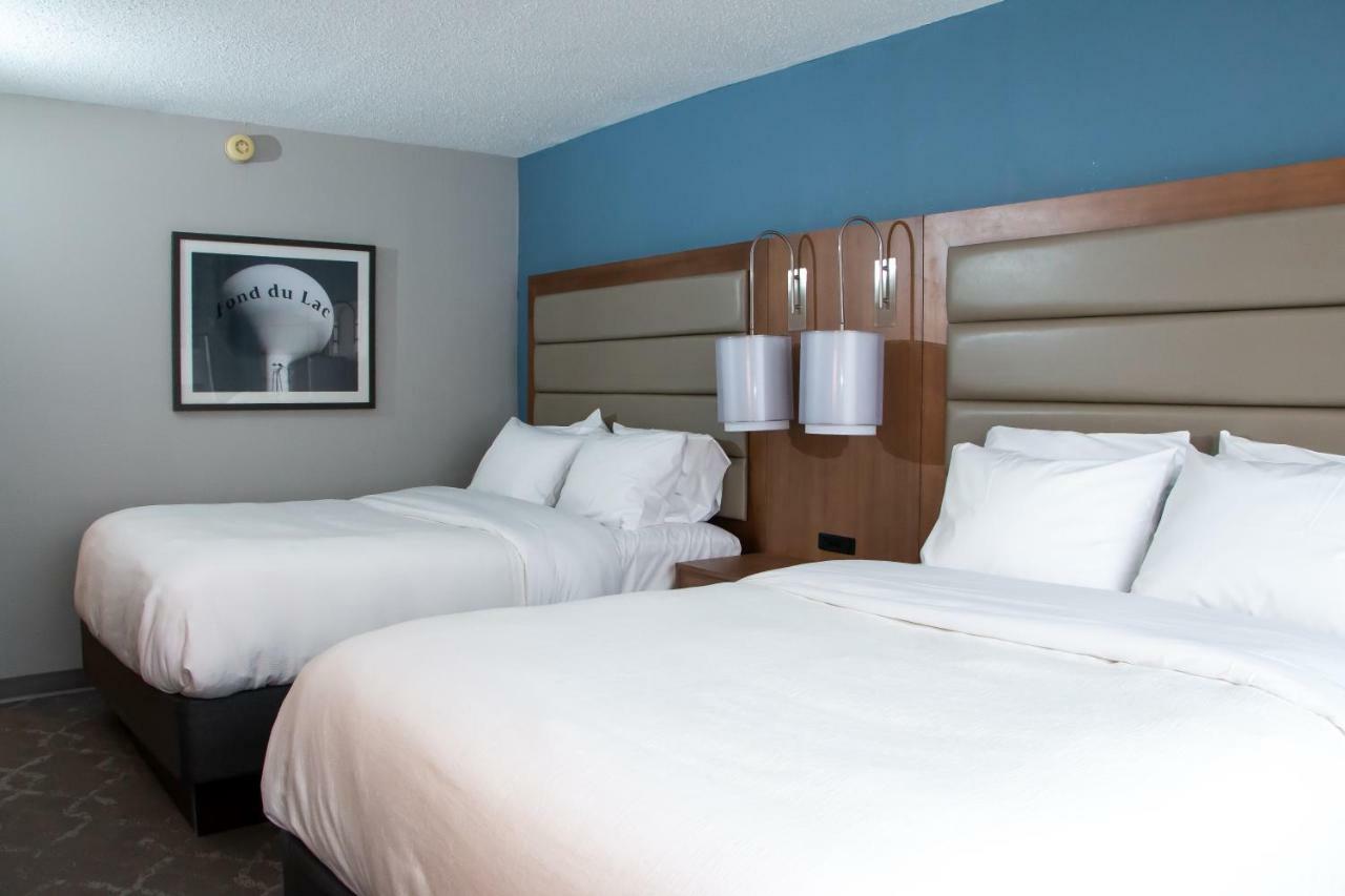 Radisson Hotel And Conference Center Fond Du Lac Esterno foto