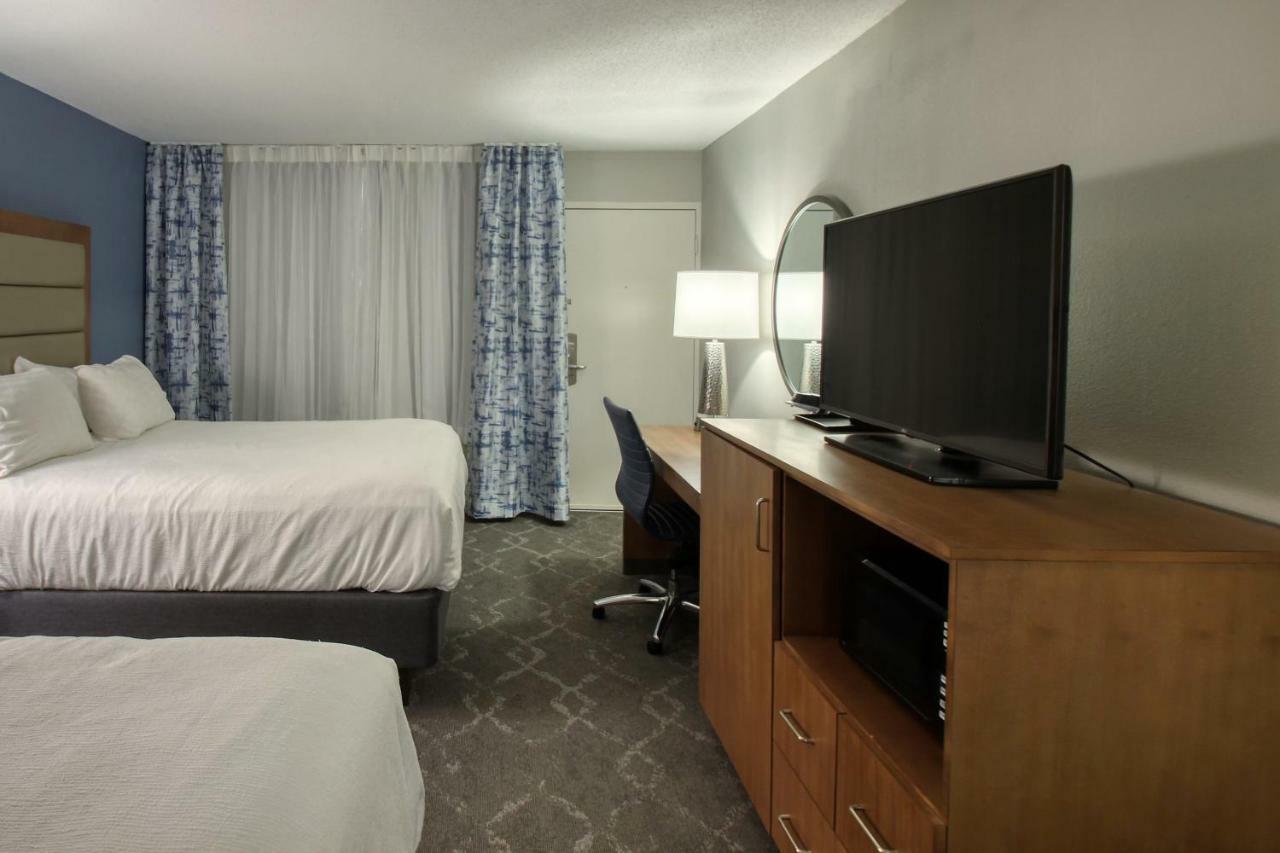 Radisson Hotel And Conference Center Fond Du Lac Esterno foto